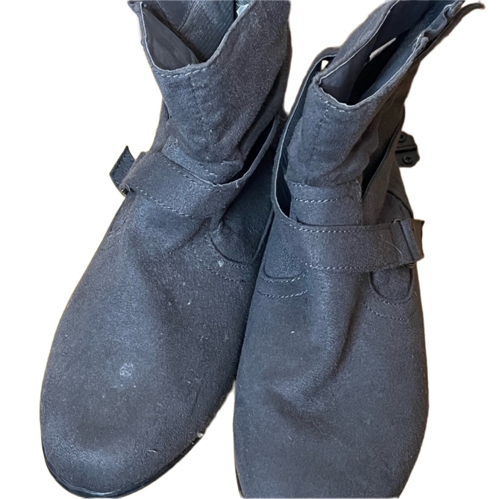 Bongo boots size 7 very soft silky feeling